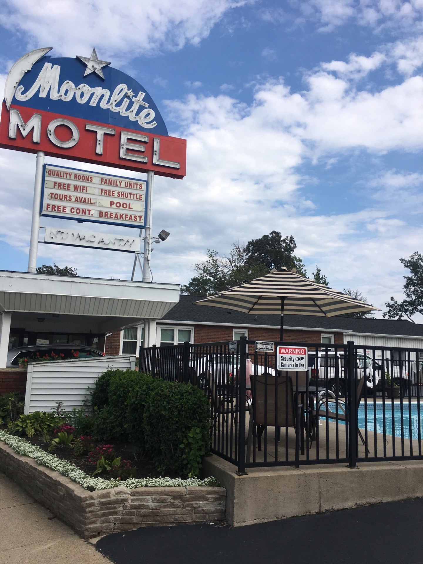 Moonlite Motel Niagara Falls, 7811 Niagara Falls Blvd, Niagara Falls