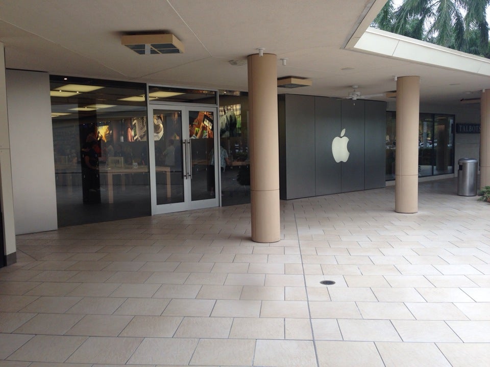 Waterside Shops - Apple Store - Apple