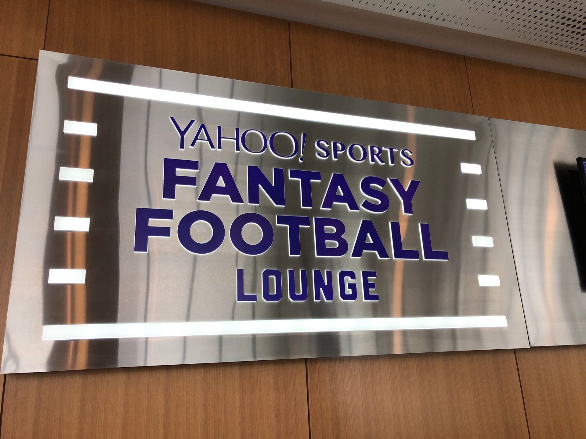 Yahoo! Fantasy Football Lounge - Levi's® Stadium