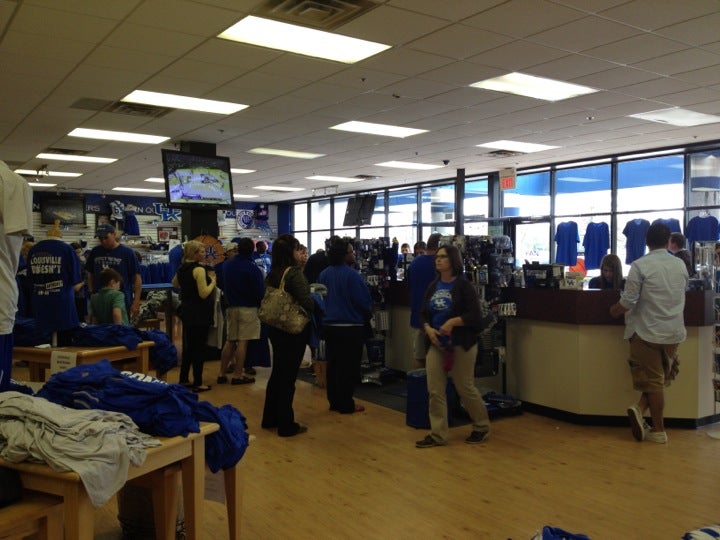 Fan Outfitters CLOSED, 4101 Tates Creek Centre Dr, Ste 130, Lexington