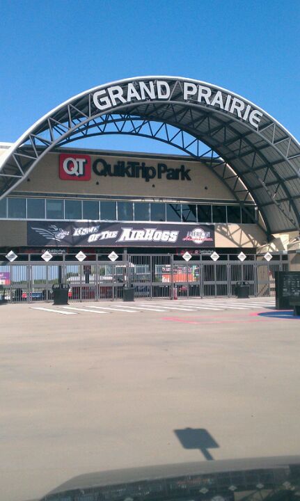 quiktrip-park-1600-lone-star-pkwy-grand-prairie-tx-parking-garages