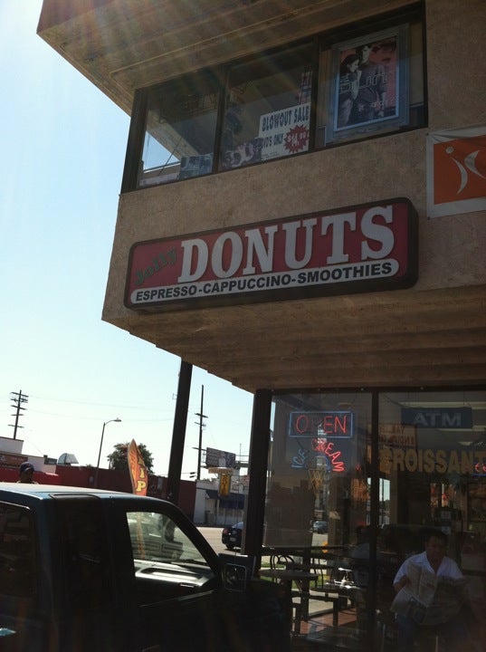 Jolly Donuts, 7249 Topanga Canyon Blvd, Los Angeles, CA, Doughnuts
