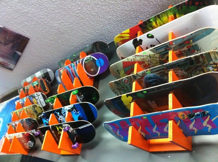 Hale Nalu Surf Company, 85876 Farrington Hwy, Honolulu, HI, Sporting