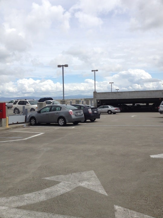 Westfield Galleria at Roseville, 1151 Galleria Blvd, Roseville, CA, Parking  Garages - MapQuest