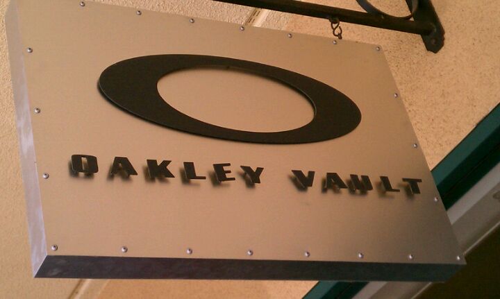 Oakley Vault, 850 Ventura Blvd Camarillo, CA  Men's and Women's  Sunglasses, Goggles, & Apparel