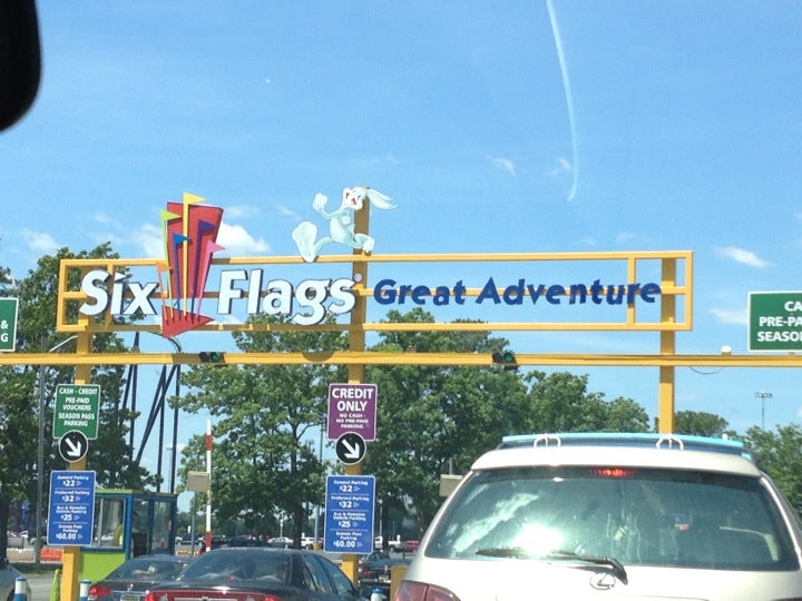 Six Flags Great Adventure (Jackson, NJ) Bus Trip · (seb) Student