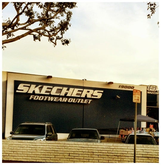 Skechers Warehouse Outlet, 19000 S Vermont Ave, Gardena, CA, Shopping
