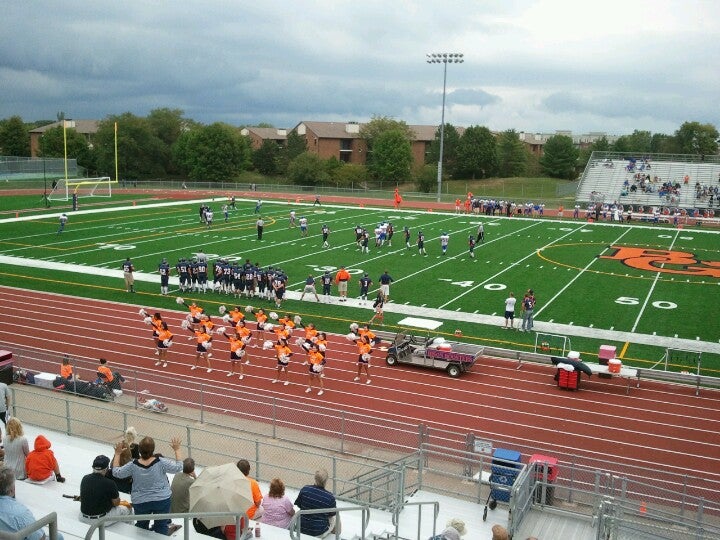 Buffalo Grove High School, 1100 W Dundee Rd, Buffalo Grove, Illinois