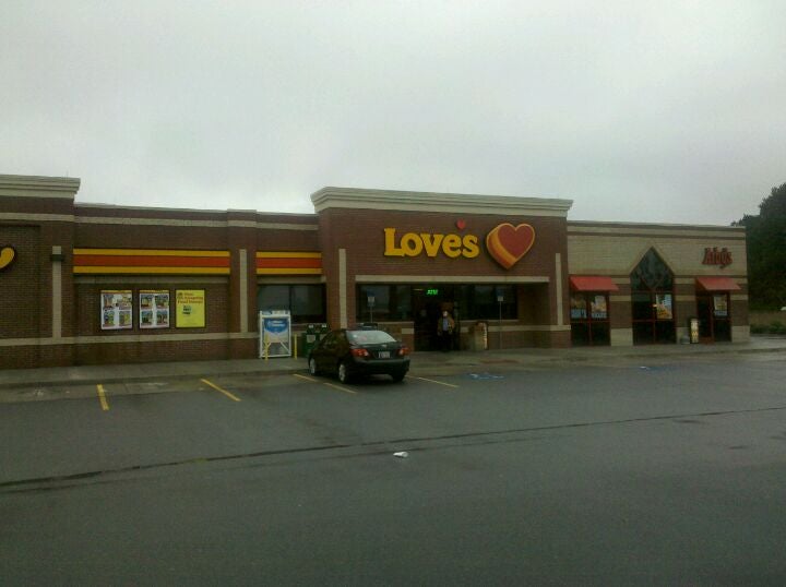 Love's Travel Stop, 3204 SE County Road 255, Lee, FL, Truck Stops & Plazas  - MapQuest