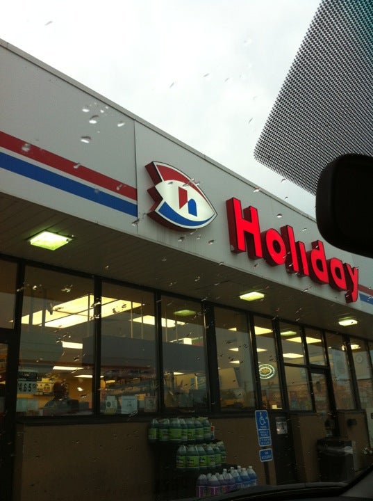 Holiday Stationstores, 2517 13th Ave E, Hibbing, MN, Gasoline service