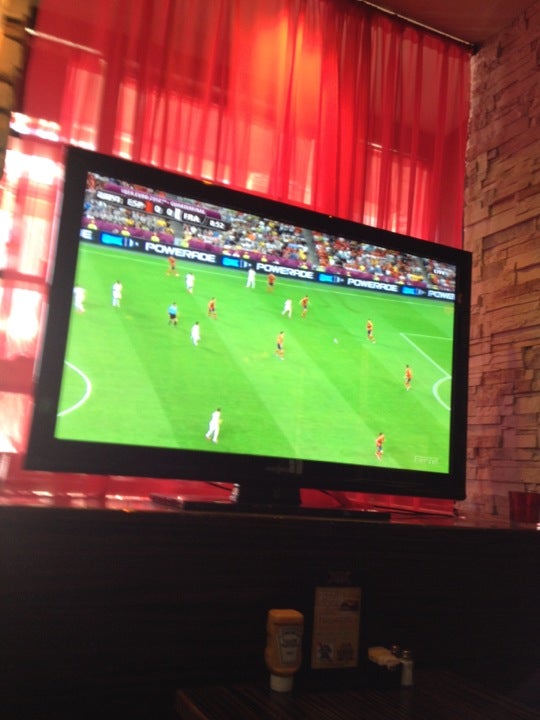 The Varsity Sports Bar & Lounge, 6311 Wilshire Blvd, Los Angeles, CA