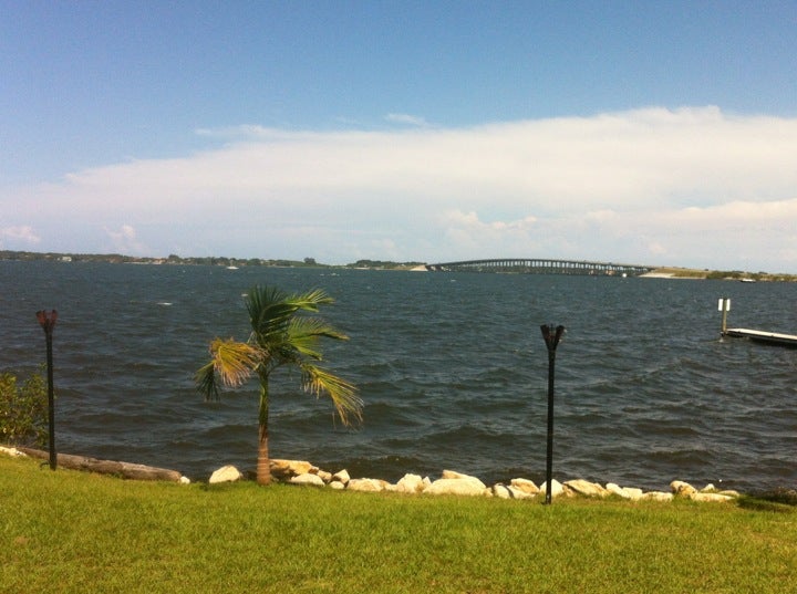 Grills Riverside Seafood Deck & Tiki Bar, 6075 N Highway 1, Melbourne