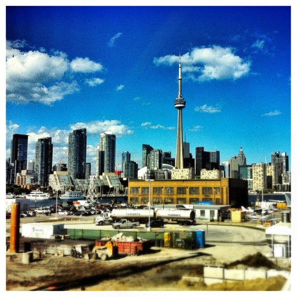 Billy Toronto City Airport (YTZ), 2 Eireann Quay, Toronto, ON