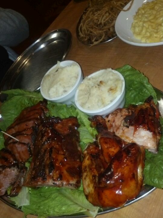 Rattler's Bar B Que, 26495 Golden Valley Rd, Santa Clarita, CA, Eating