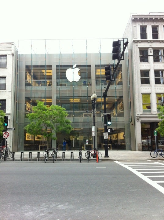 Only In Boston on X: Apple Store Boylston Street opened fourteen years ago  today as the largest Apple store in the United States. 🍎   / X