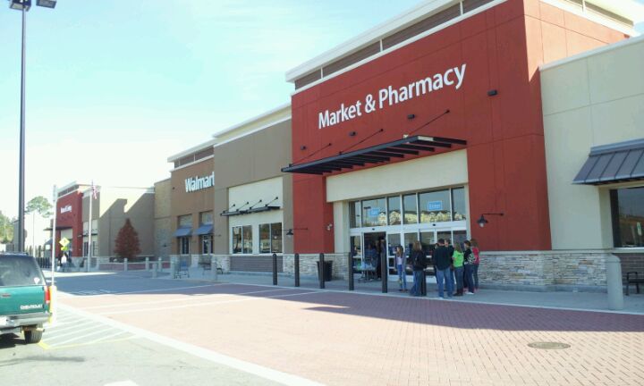 RK Centers acquires Walmart Supercenter in Chicopee for $18.6