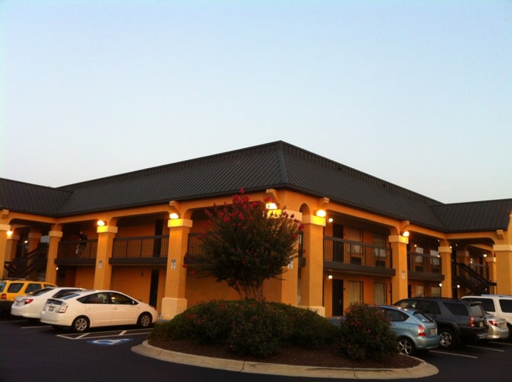 Quality Inn & Suites Civic Center, 150 Dunbarton Dr, Florence, SC