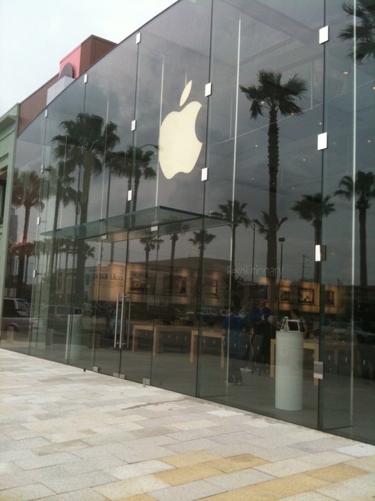 The Apple Store at Highland Village, in Houston, Texas.