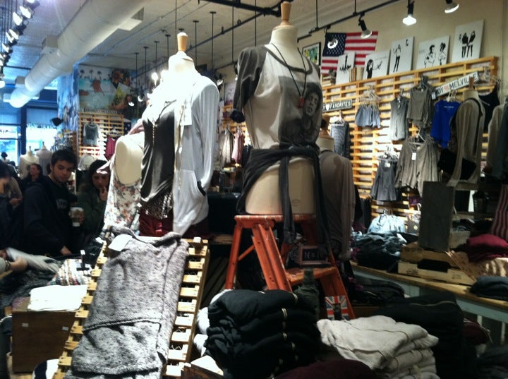 BRANDY MELVILLE - 66 Photos & 189 Reviews - 519 Broadway, New York