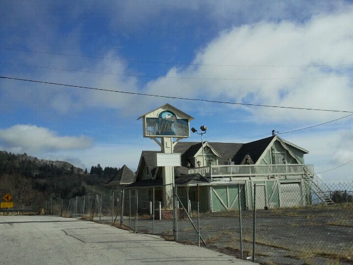 Cliffhanger Restaurant, 25187 Highway 18, Crestline, CA, Restaurants