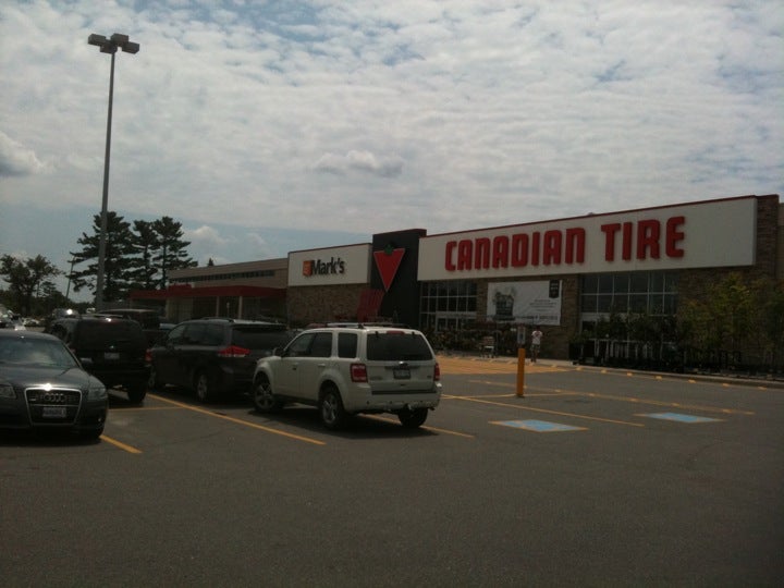Canadian Tire, 431 Talisman Drive, Gravenhurst, ON, Department Stores