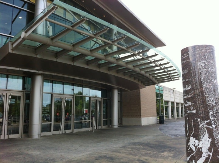 Benjamin L. Hooks Central Library, 3030 Poplar Ave, Memphis, TN