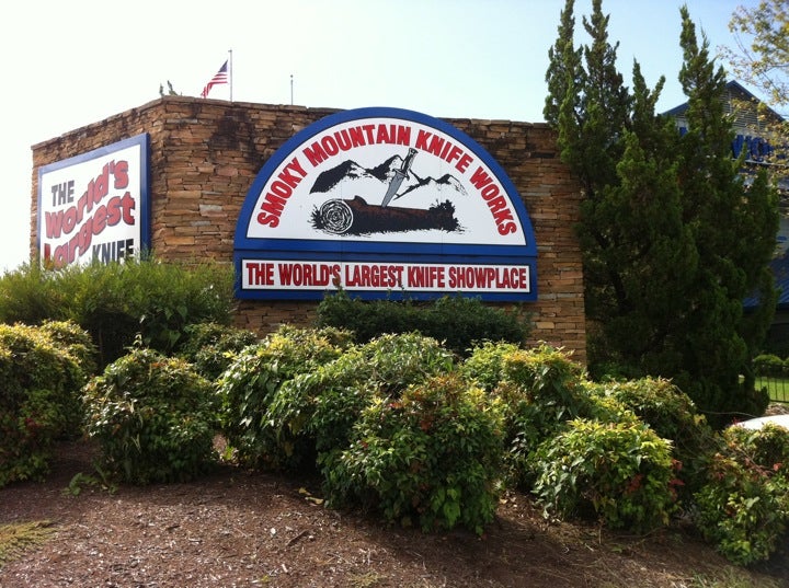 Smoky Mountain Knife Works, 2320 Winfield Dunn Pkwy, Sevierville, TN