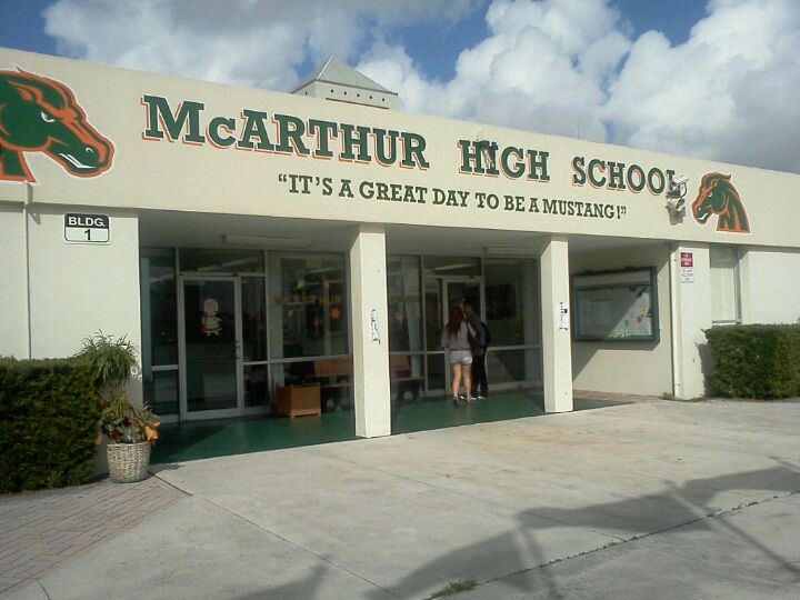 McArthur High / Homepage