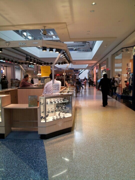 Green Acres Mall, A Macerich Property, 2034 Green Acres Mall, Valley