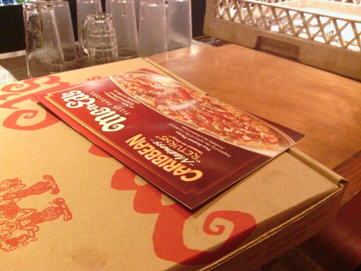 Me-n-Ed's Pizza Parlor