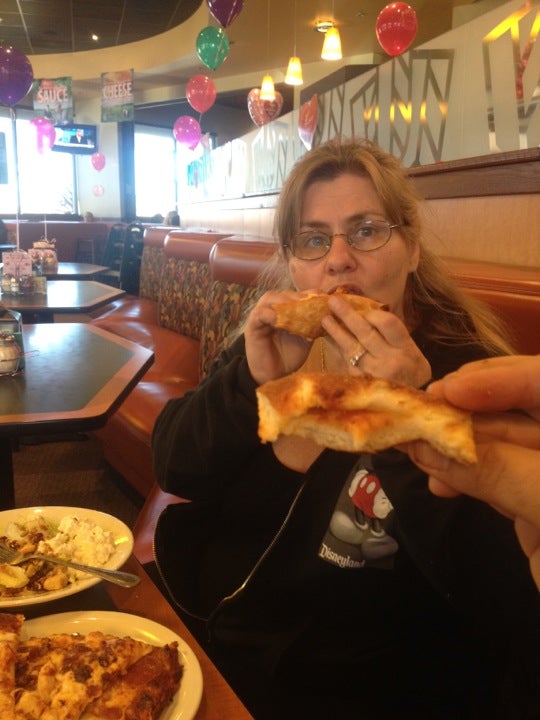 Round Table Manteca Lunch Buffet Matttroy