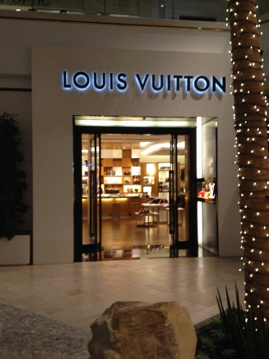 Louis Vuitton Topanga Plaza, 6600 Topanga Canyon Boulevard, Level 1, Suite  183, Topanga Plaza, Canoga Park, CA, Leather Goods - MapQuest