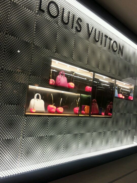 Louis Vuitton - Edina Galleria -- 3625 Galleria
