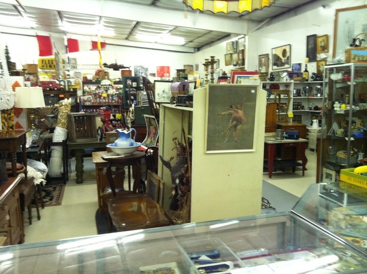 Vanderloop Shoes, 400 Moasis Dr, Little Chute, Village of, WI, Shoe Stores MapQuest