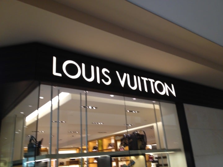 LOUIS VUITTON SCOTTSDALE - 104 Photos & 204 Reviews - 7014 E