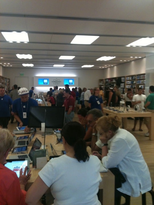 Walt Whitman - Apple Store - Apple