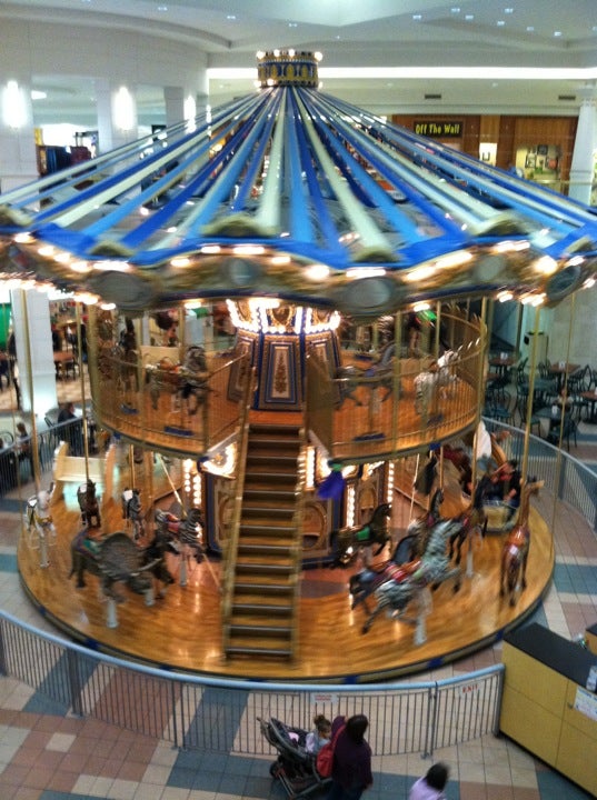 new shoe store in glenbrook mall
