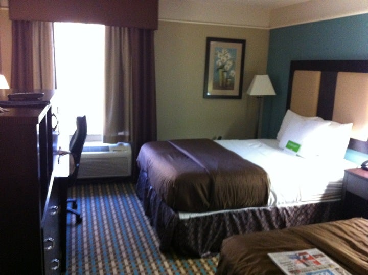 La Quinta Inn & Suites By Wyndham Savannah AirportPooler, 414 Gray St