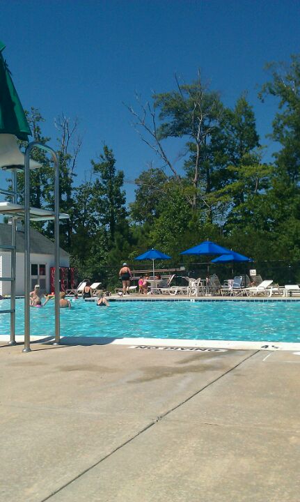 yacht club pool ocean pines