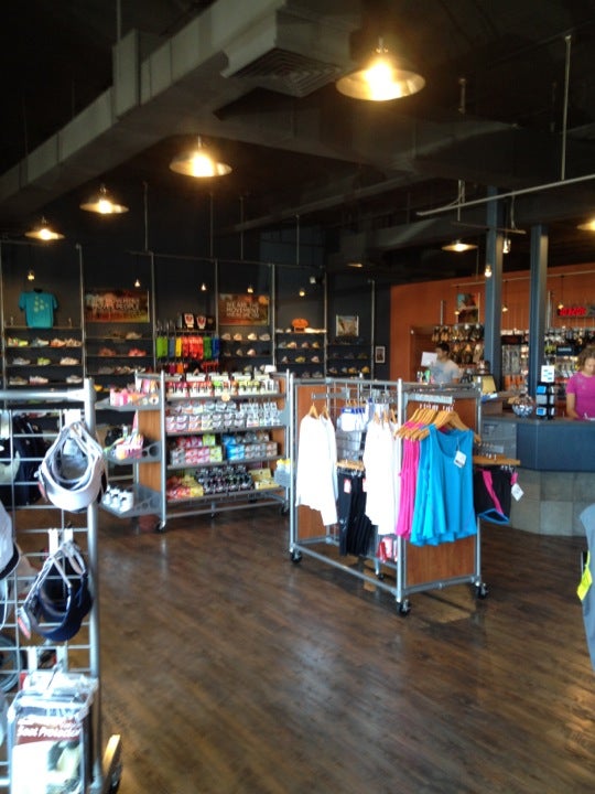 Fleet Feet, 7301 E Tanque Verde Rd, Tucson, Arizona, Factory Outlets