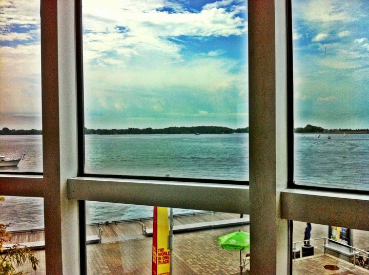 Pearl Harbourfront Chinese Restaurant, 207 Queens Quay W, Toronto