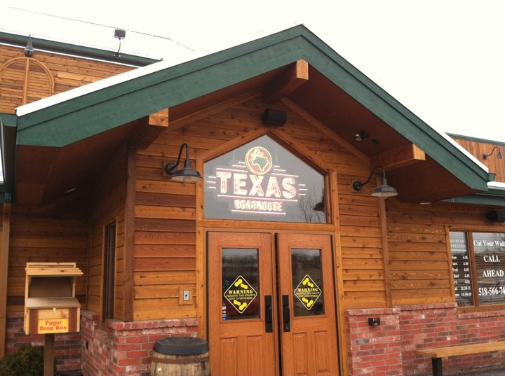 Texas Roadhouse, 356 Cornelia St, Plattsburgh, NY, Barbecue restaurant