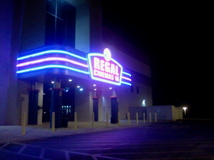 Regal Brandywine Town Center 16, 3300 Brandywine Pkwy, Wilmington, DE