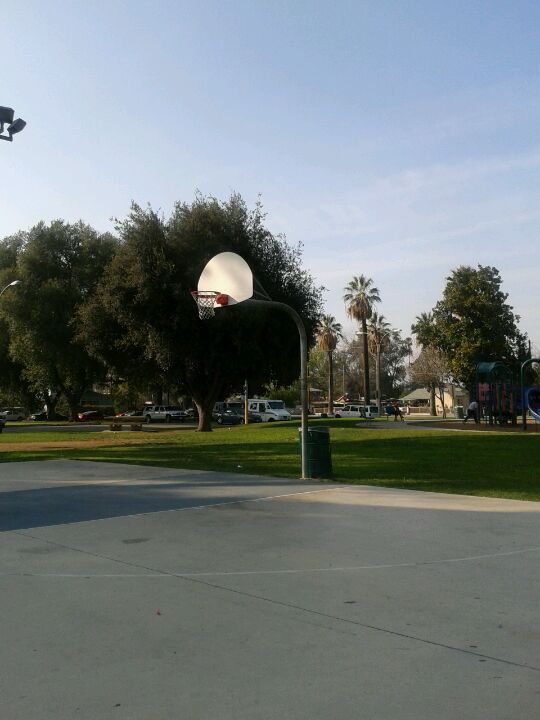 César Chávez Community Center - Bobby Bonds Park