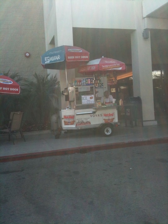 Vova's Shofar Hot Dog Cart, 2700 Colorado Blvd, Los Angeles, CA