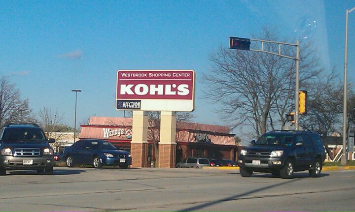 Kohl's, 570 Wright Rd, Johnson Creek, WI, Department stores - MapQuest