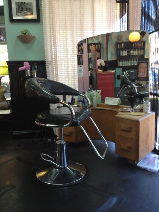 Ultra Lux Salon & Lounge, 1312 Aviation Blvd, Redondo Beach, CA