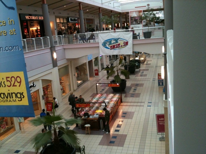 Amazon Retail Crossgates Mall, 1 Crossgates Mall Rd, Albany, NY