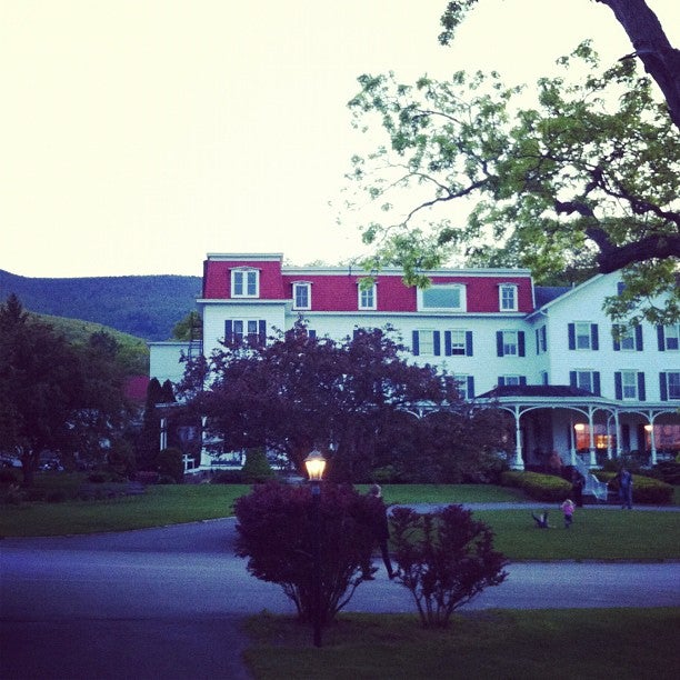 Catskills NY spring getaway - Winter Clove Inn