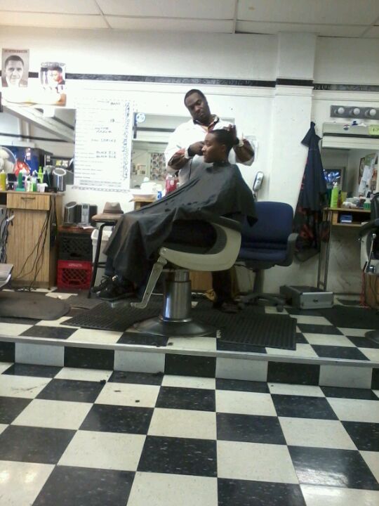 Kenny's Barber Shop, 650 E 38th St, Indianapolis, IN, Barbers MapQuest
